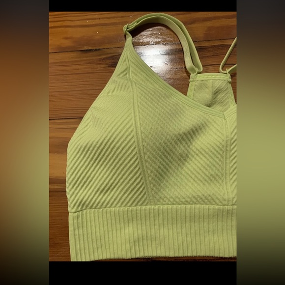 NWT Victoria Secret PINK Neon Yellow Sports Bra Seamless Size Medium - Picture 2 of 8